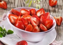Erdbeeren, halbiert