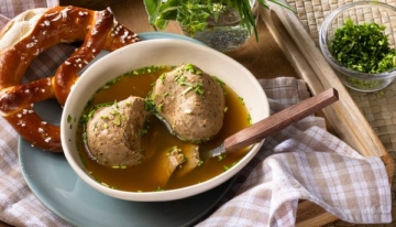 Leberknödelsuppe von Lebkuchen Schmidt